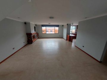 Departamento duplex de venta Av. 1ro de mayo. 2 balcones. Edif. Frente al rio 3 puentes OPORTUNIDAD