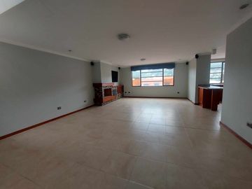 Departamento duplex de venta Av. 1ro de mayo. 2 balcones. Edif. Frente al rio 3 puentes OPORTUNIDAD