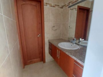 Departamento duplex de venta Av. 1ro de mayo. 2 balcones. Edif. Frente al rio 3 puentes OPORTUNIDAD