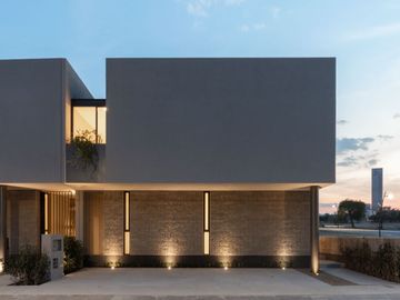 CASA EN VENTA, EN JURIQUILLA, QRO.