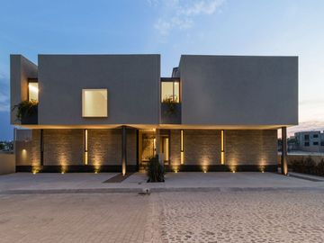 CASA EN VENTA, EN JURIQUILLA, QRO.