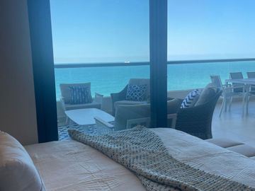 Lujoso Departamento Amueblado con excelentes vistas al mar, ubicado en Torre Marbella, Fracc. Velamar.