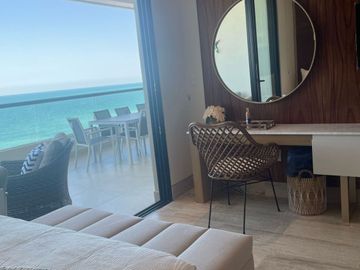 Lujoso Departamento Amueblado con excelentes vistas al mar, ubicado en Torre Marbella, Fracc. Velamar.