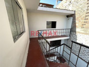 🏘️ ¡Oportunidad En Bellavista! Propiedad De 3 Pisos Con 9 Habitaciones – Ideal Para Vivienda, Negocio O Inversión