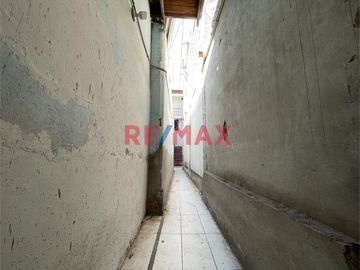 🏘️ ¡Oportunidad En Bellavista! Propiedad De 3 Pisos Con 9 Habitaciones – Ideal Para Vivienda, Negocio O Inversión