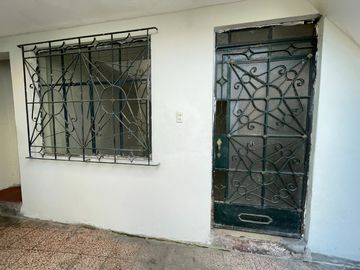 🏘️ ¡Oportunidad En Bellavista! Propiedad De 3 Pisos Con 9 Habitaciones – Ideal Para Vivienda, Negocio O Inversión