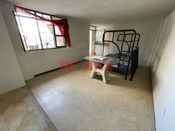 🏘️ ¡Oportunidad En Bellavista! Propiedad De 3 Pisos Con 9 Habitaciones – Ideal Para Vivienda, Negocio O Inversión