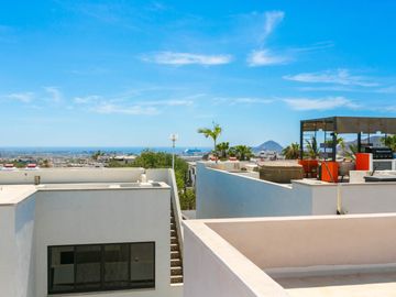 🌅 Los Cabos a tus ojos: dúplex con vista al mar y corazón de ciudad