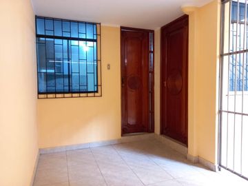 SE VENDE DPTO 1ER PISO + COCHERA - 3 DORM - URB VILLASOL