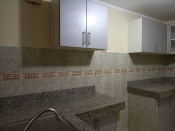 SE VENDE DPTO 1ER PISO + COCHERA - 3 DORM - URB VILLASOL