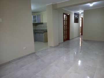 SE VENDE DPTO 1ER PISO + COCHERA - 3 DORM - URB VILLASOL