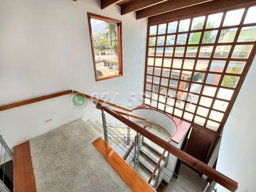 VENDO EXCLUSIVA CASA 2,245 m² SALIDA DIRECTA A LAGUNA GDE-URB LAS LAGUNAS, LA MOLINA
