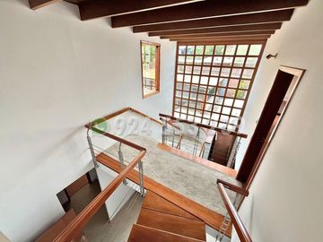 VENDO EXCLUSIVA CASA 2,245 m² SALIDA DIRECTA A LAGUNA GDE-URB LAS LAGUNAS, LA MOLINA