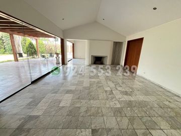 VENDO EXCLUSIVA CASA 2,245 m² SALIDA DIRECTA A LAGUNA GDE-URB LAS LAGUNAS, LA MOLINA