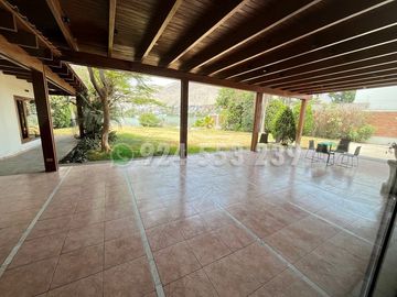 VENDO EXCLUSIVA CASA 2,245 m² SALIDA DIRECTA A LAGUNA GDE-URB LAS LAGUNAS, LA MOLINA