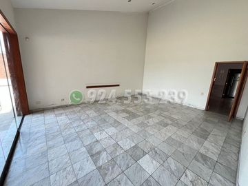 VENDO EXCLUSIVA CASA 2,245 m² SALIDA DIRECTA A LAGUNA GDE-URB LAS LAGUNAS, LA MOLINA
