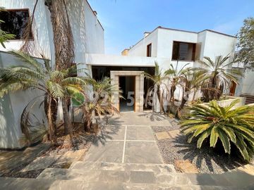 VENDO EXCLUSIVA CASA 2,245 m² SALIDA DIRECTA A LAGUNA GDE-URB LAS LAGUNAS, LA MOLINA