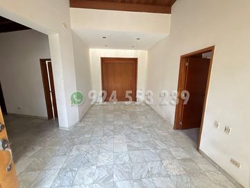 VENDO EXCLUSIVA CASA 2,245 m² SALIDA DIRECTA A LAGUNA GDE-URB LAS LAGUNAS, LA MOLINA