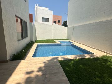 CASA EN FRACCIONAMIENTO LA VISTA LOMAS DE CUERNAVACA