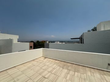 CASA EN FRACCIONAMIENTO LA VISTA LOMAS DE CUERNAVACA