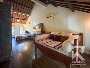 Garden View 2 Bedroom Villa in Central Sanur with Access to Pool – For Yearly Rental