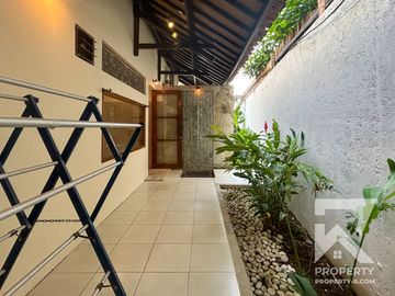 Garden View 2 Bedroom Villa in Central Sanur with Access to Pool – For Yearly Rental