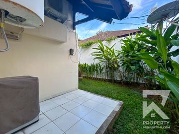 Garden View 2 Bedroom Villa in Central Sanur with Access to Pool – For Yearly Rental
