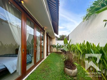 Garden View 2 Bedroom Villa in Central Sanur with Access to Pool – For Yearly Rental