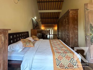 Garden View 2 Bedroom Villa in Central Sanur with Access to Pool – For Yearly Rental
