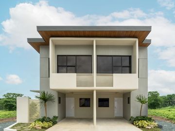 On The Market: Biggest Discount Yet at EASTON PARK Binangonan – Grab Inner Unit M27, Save ₱126K, Pay Only ₱14K Monthly! 2-Bedroom w/Carport & Parking