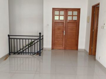 Sewa Rumah Kemang Jakarta Selatan 4+2 Bedroom