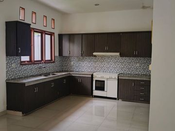 Sewa Rumah Kemang Jakarta Selatan 4+2 Bedroom