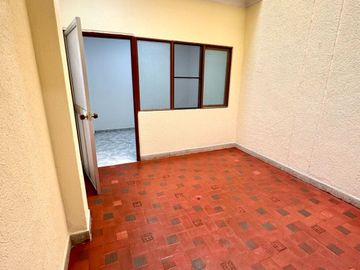Venta casa esquinera Las FLores