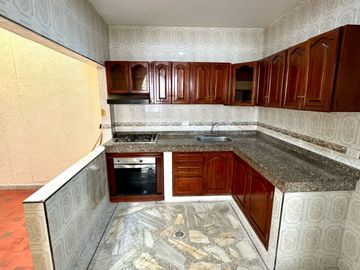 Venta casa esquinera Las FLores