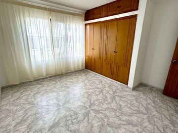Venta casa esquinera Las FLores