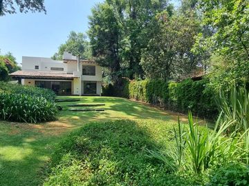 GRAN UBICACION DE ESTA CASA EN VENTA Y RENTA