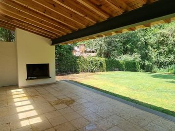 GRAN UBICACION DE ESTA CASA EN VENTA Y RENTA