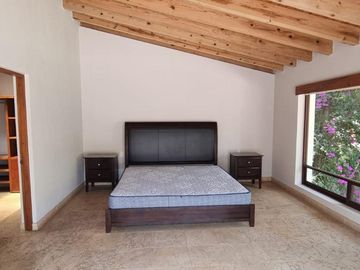 GRAN UBICACION DE ESTA CASA EN VENTA Y RENTA