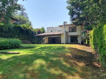 GRAN UBICACION DE ESTA CASA EN VENTA Y RENTA