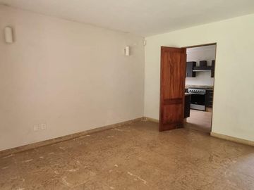 GRAN UBICACION DE ESTA CASA EN VENTA Y RENTA