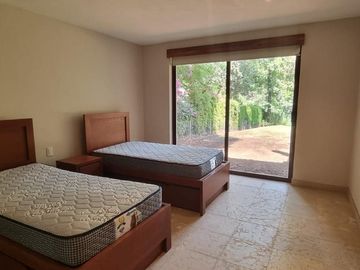 GRAN UBICACION DE ESTA CASA EN VENTA Y RENTA