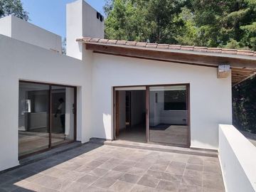 GRAN UBICACION DE ESTA CASA EN VENTA Y RENTA