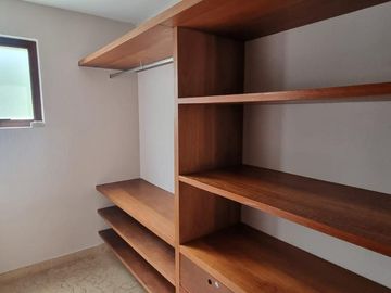 GRAN UBICACION DE ESTA CASA EN VENTA Y RENTA