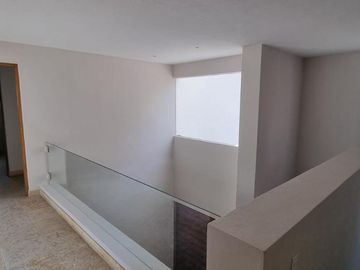 GRAN UBICACION DE ESTA CASA EN VENTA Y RENTA