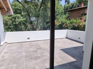 GRAN UBICACION DE ESTA CASA EN VENTA Y RENTA