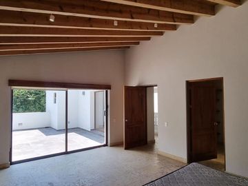 GRAN UBICACION DE ESTA CASA EN VENTA Y RENTA