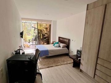 Casa de venta en jardines de la sierra. Cuenca a 1 min del hospital del IESS guardia 24/7