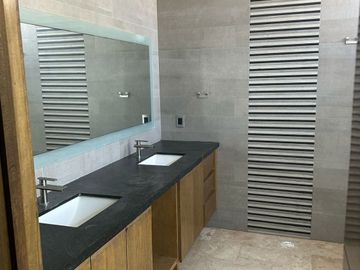 RESIDENCIA EN VENTA EN LAS CAÑADAS (GM)