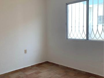 VENDO CASA AL PONIENTE DE LA CIUDAD