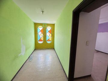 Venta casa centrica en colonia jacarandas a espaldas de waldos del monumento a lazaro cardenas